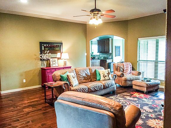4th image of 110 Prairie Dunes Dr
