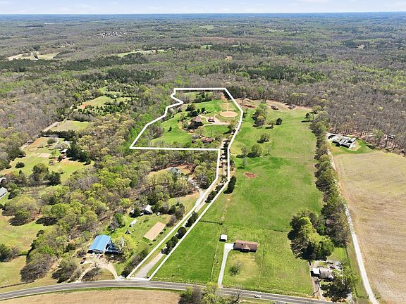 5th image of 608 Five Forks Rd