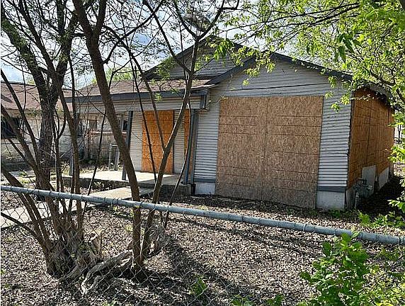 4th image of 246 Elson Ave