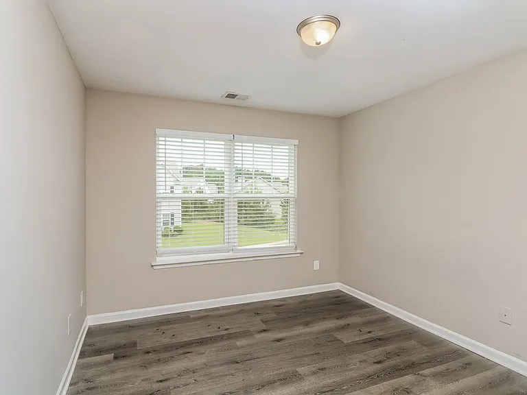 634 Fieldcrest Dr — Photo 15