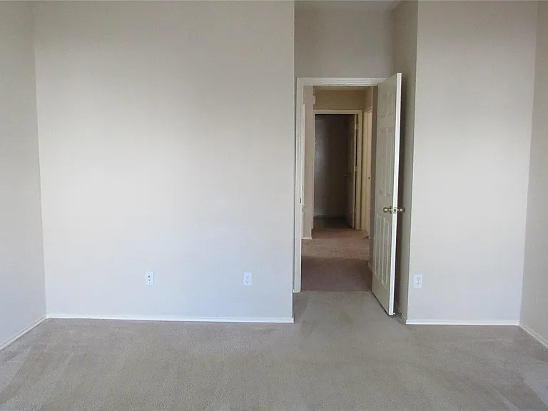11224 Crazy Well Dr — Photo 12