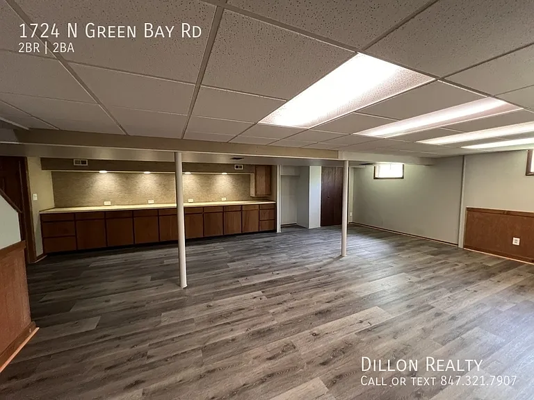 1724 N Green Bay Rd — Photo 19