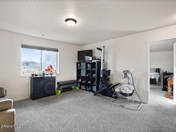 3rd image of 3908 W Belgrave Way