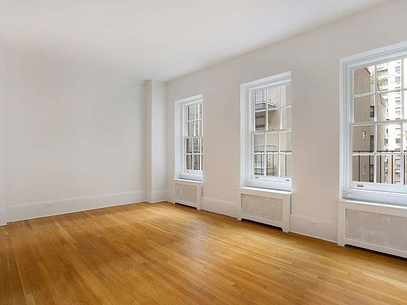 4th image of 41 Central Park W #4D