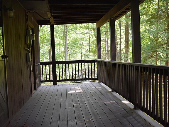 4th image of 131 Basswood Dr