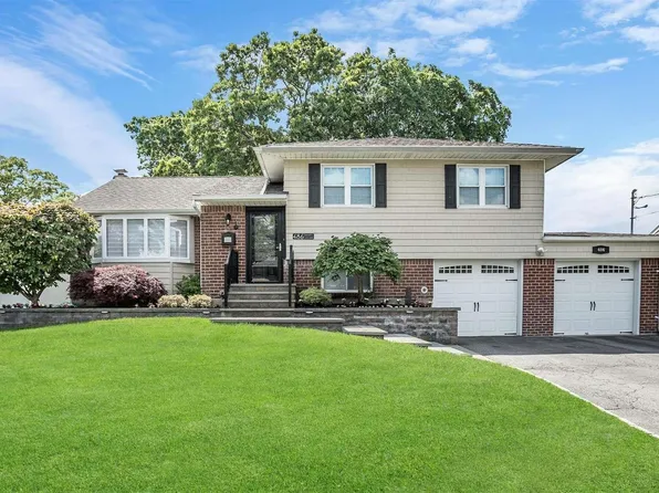 486 Dewitt Avenue, North Babylon, NY 11703