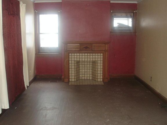 2nd image of 152 Columbian Ave