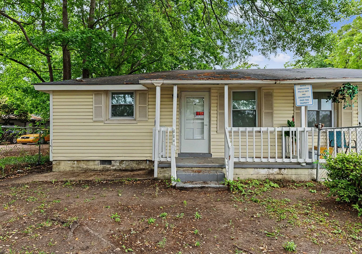Comfortable 2BR / 1BA Home in Convenient North Charleston Location — Photo 1