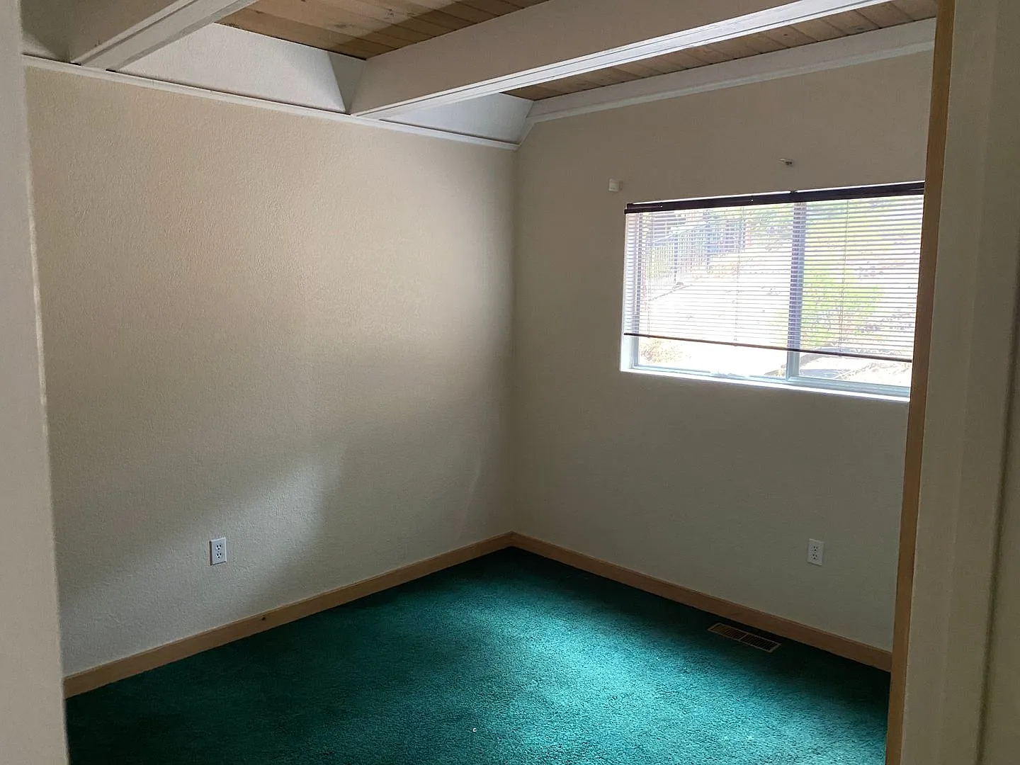 *Long Term Rental* — Photo 4