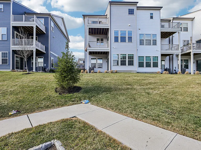 21 Dahlia Dr — Photo 39