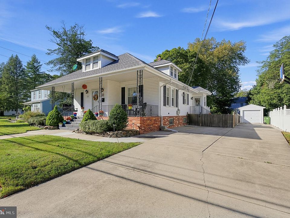 1st image of 512 E Holly Ave