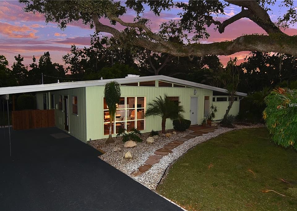 1st image of 1822 Coquina Dr