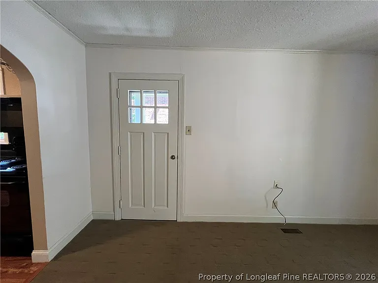 211 Ellington St — Photo 10