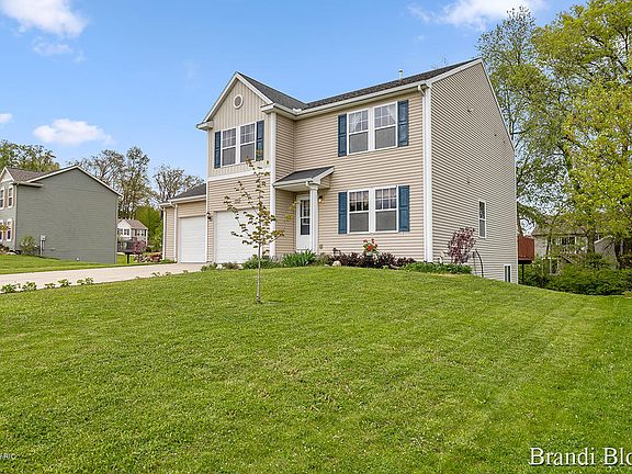 2nd image of 1642 Salisbury Dr SE