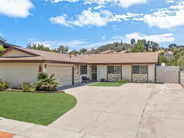 26111 Abdale St, Santa Clarita, CA 91321