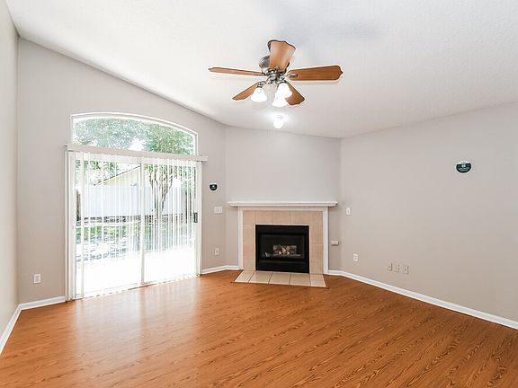 5th image of 1305 River City St