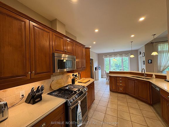 5th image of 6746 Waterside Ct
