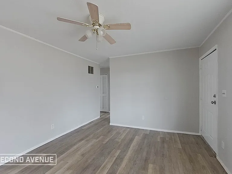 689 Lucille Dr — Photo 4