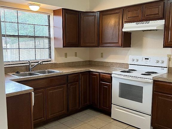 3rd image of 112 Hillcreek Dr
