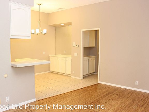 2nd image of 4429 Marlborough Ave Unit 4