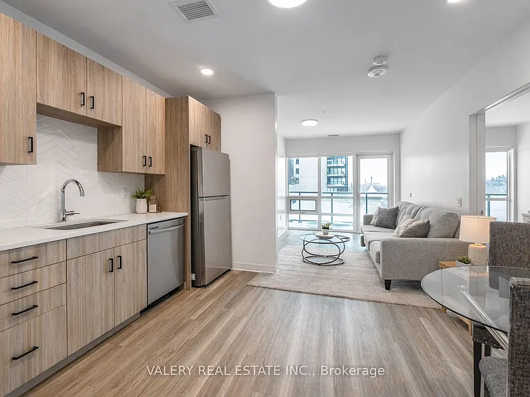 155 King St N #606 — Photo 3