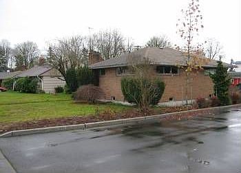 2nd image of 316 6th St NE