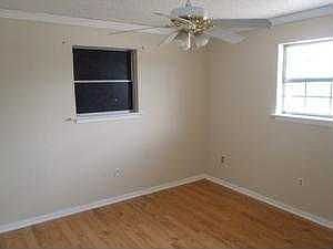 5th image of 932 Avenue B