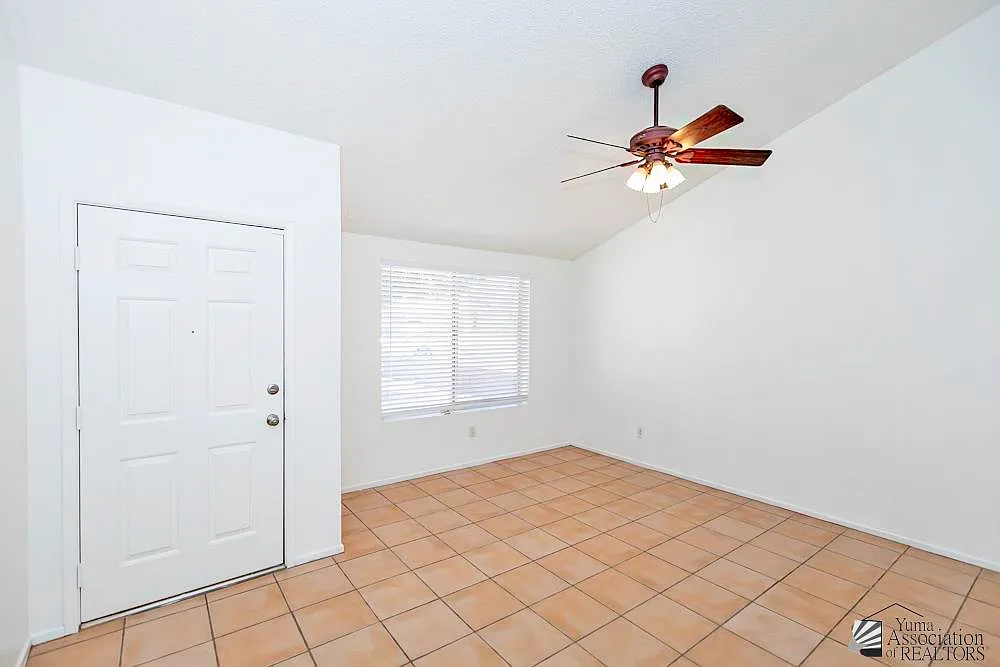 3 bed, 2.0 bath, 1257 sqft, $1,500 — Photo 2