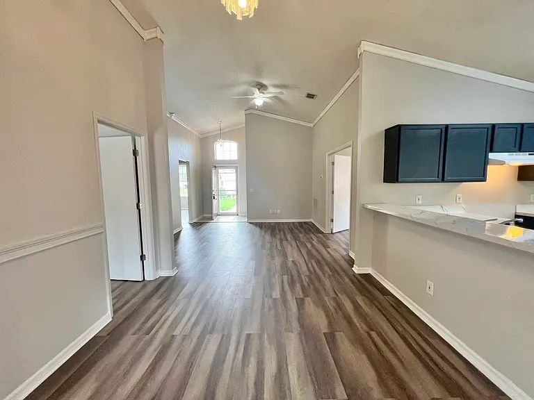 1275 Adirondack Ct — Photo 3