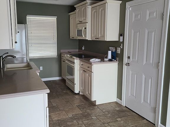 3rd image of 1427 Woodpointe Dr