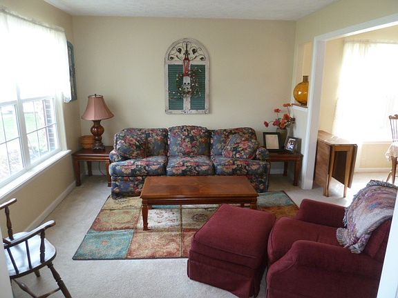 3rd image of 1925 Kyverdale Dr