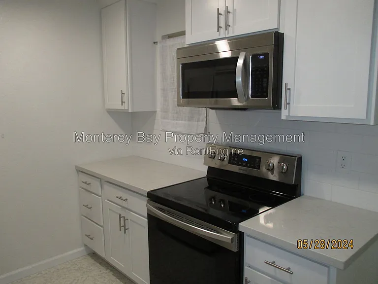 3103 Golden Oaks Ln — Photo 8