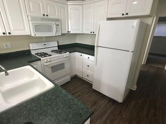 5th image of 3543 East Broadway