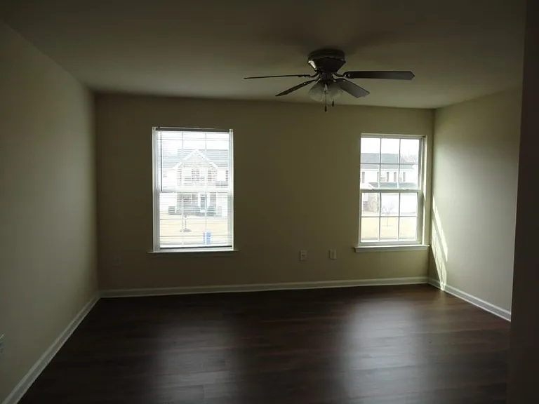 620 Leonard Ln — Photo 5