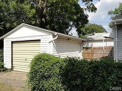 3rd image of 3801 Woodbine Ave
