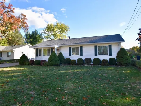 3921 Carrie Dr, Lorain, OH 44055