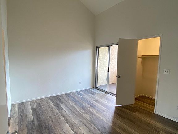 5th image of 227 S Catalina Ave Unit 6