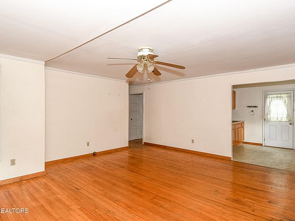 4th image of 206 Main Rd