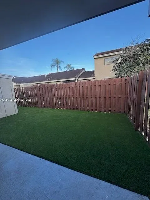 2 bed, 2.0 bath, 991 sqft, $2,850 — Photo 2