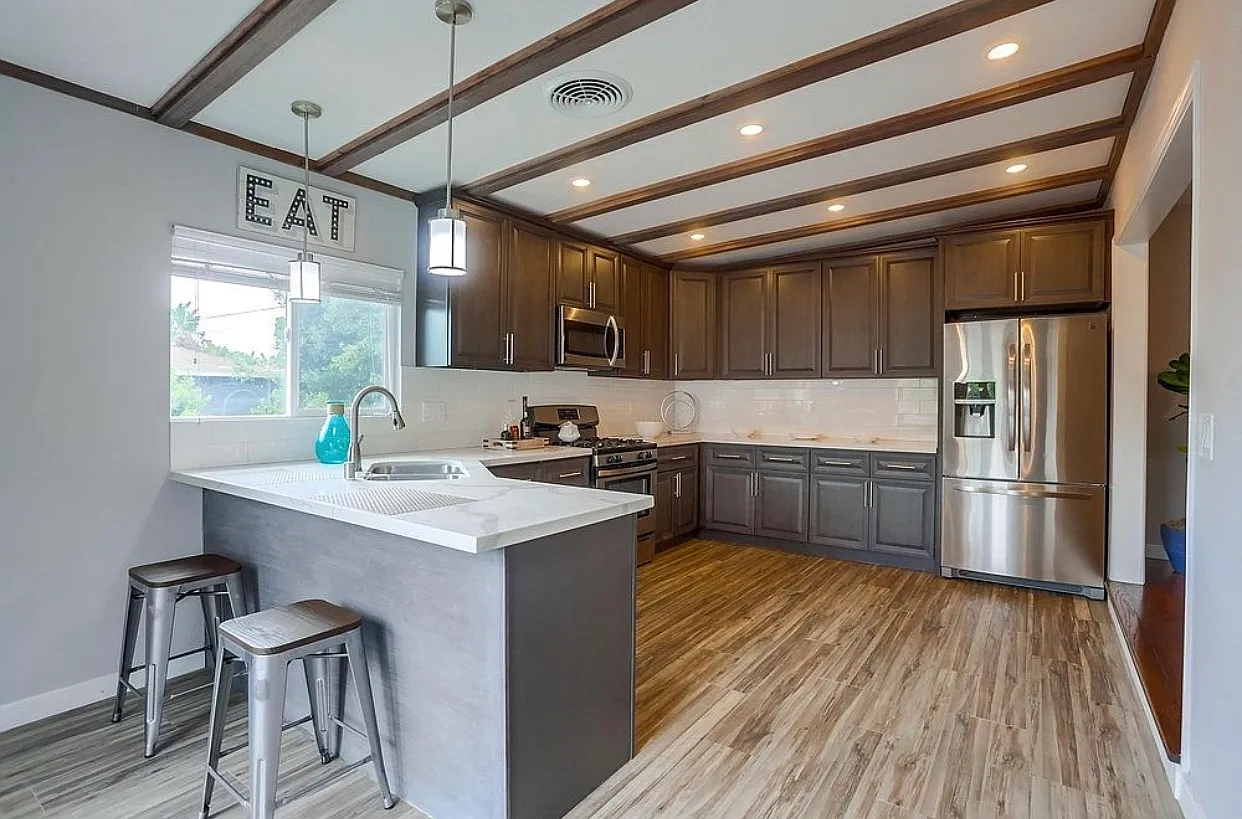 3 bed, 1240 sqft, $4,200 — Photo 4