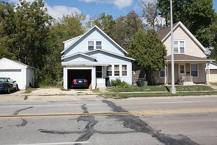 1st image of 519 W 1st St