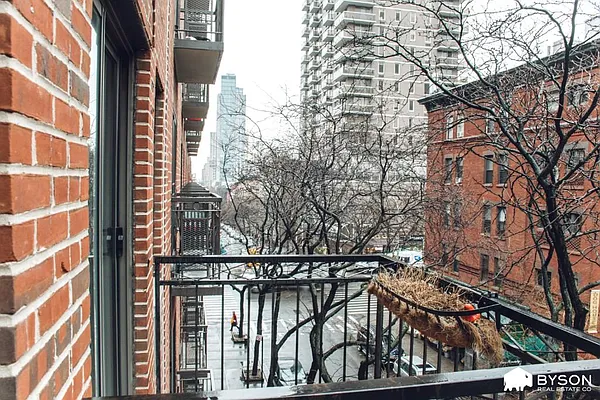Rented by Byson Real Estate Company | media 14