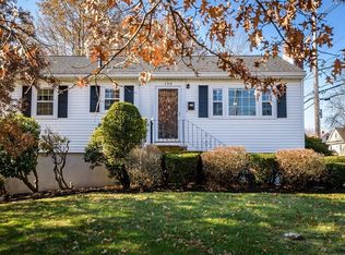 190 Weld St, West Roxbury, MA 02132