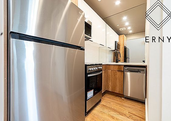 4th image of 1405 Herkimer St #4
