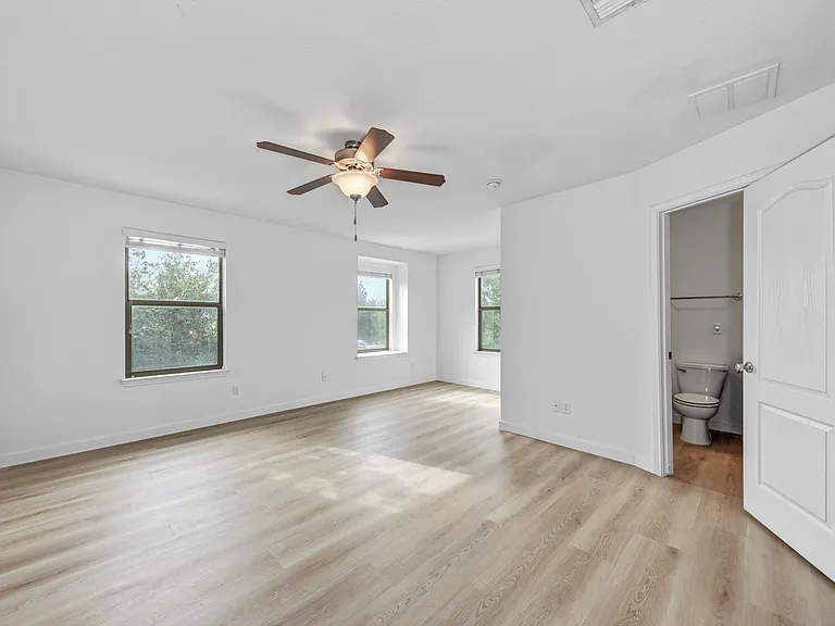 9012 Edmundsbury Dr — Photo 22