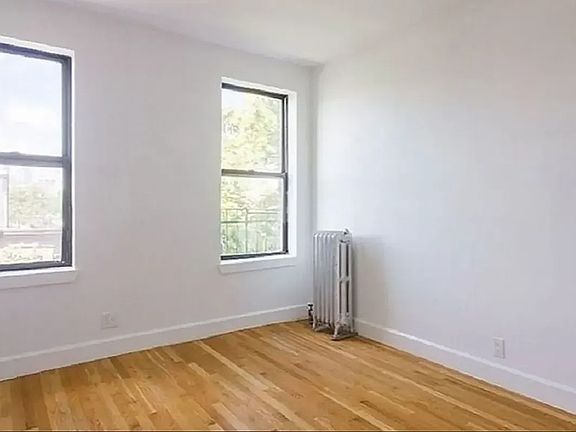 3rd image of 425 Grand Ave APT E2