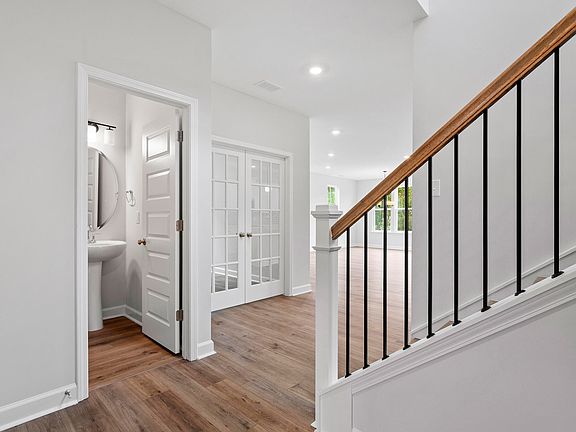 4th image of 247 Meadowbark Bnd #29