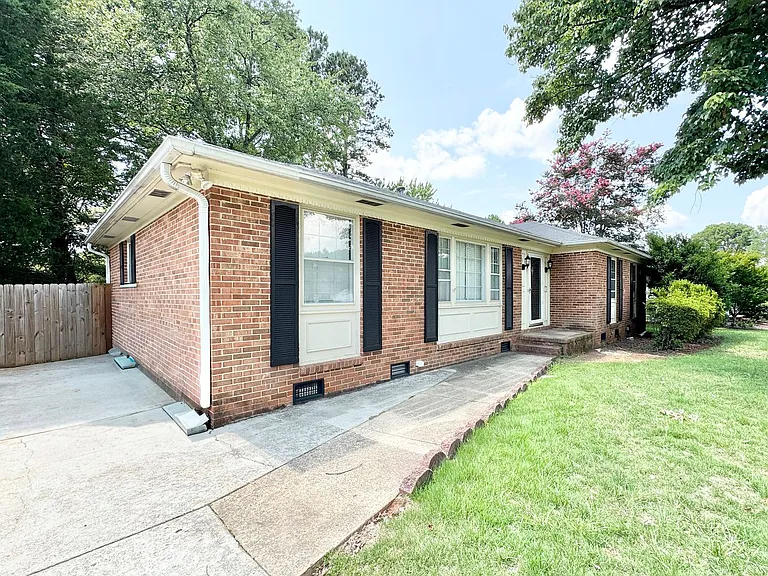 5303 Ainsworth Dr — Photo 1