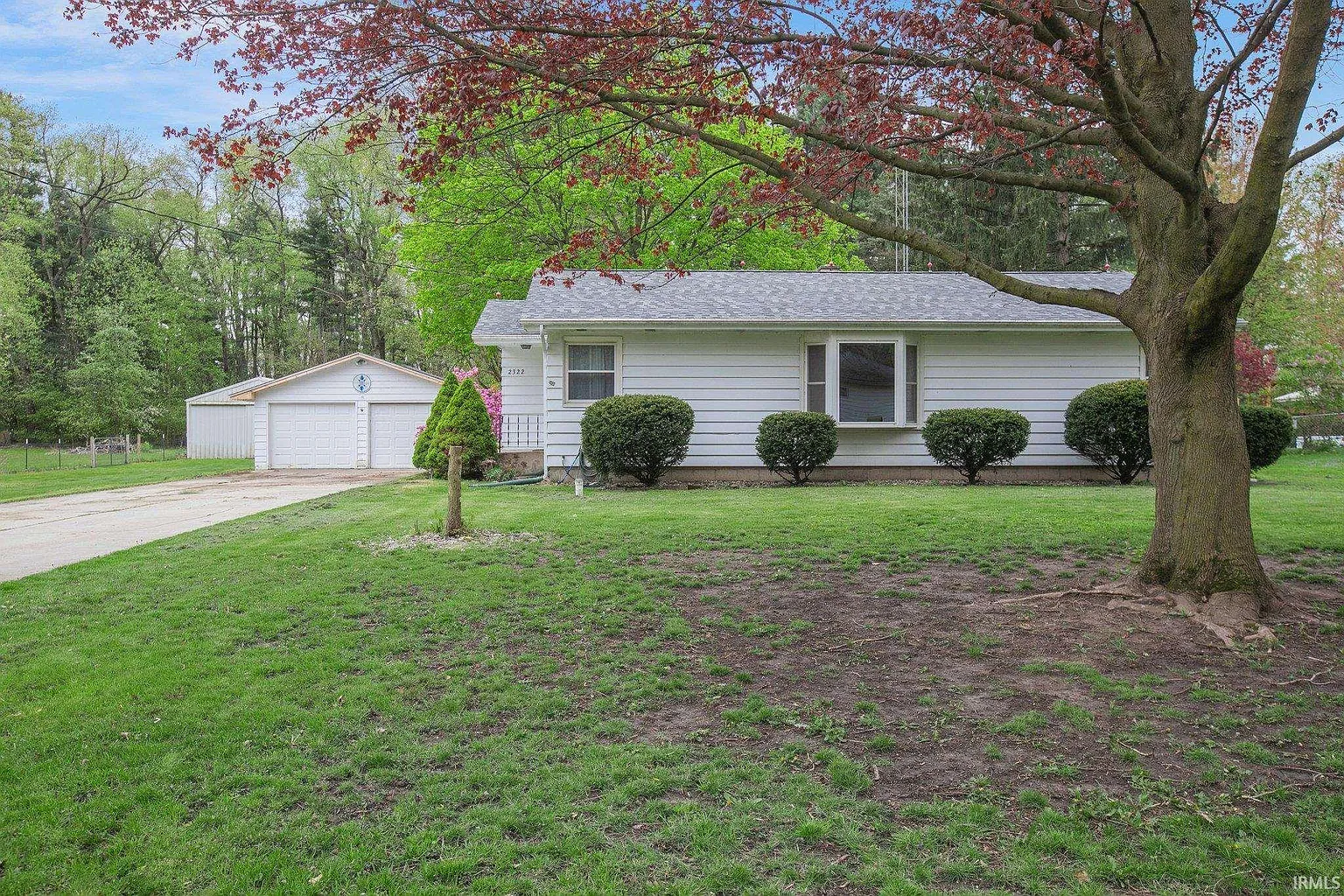 2322 W Oak St photo 1