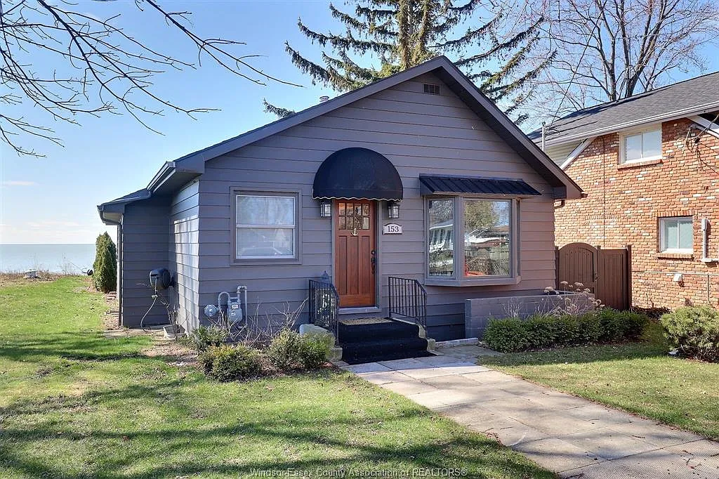 153 Adelaide St photo 1
